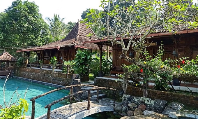 Pakem Resort | Relax at Jogloplawang Villa & Resort with Oceanfront Views