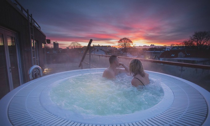 Kuressaare Hotel | Relax at Johan Spa Hotel: A 4-Star Oasis with Pool & Spa