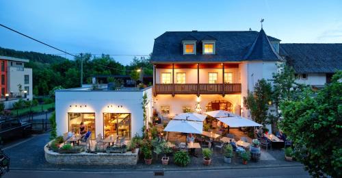 Langsur House | Delightful Johannishof Wein-Café & Gästehaus Awaits You