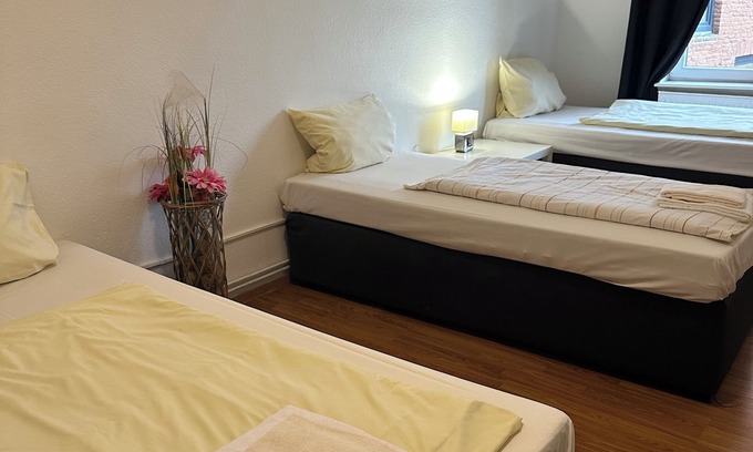 Neumuenster House | Johannisstraße 1 W2 - 3 bedrooms with parking space