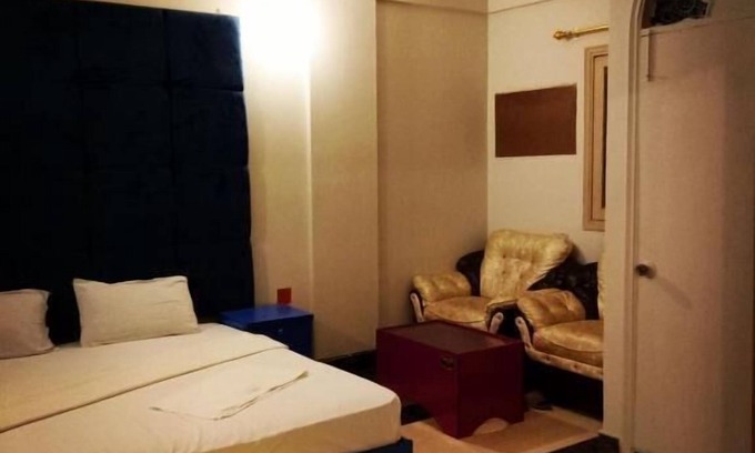 Karachi House | Comfortable Stay at Johar Hill View Guest House