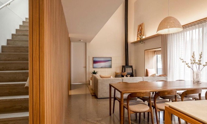Beechworth Villa | Experience John and Jane's Beechworth: 4-Star Retreat with Hot Tub