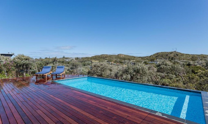 Sorrento House | Family Retreat at John Bertram with Infinity Pool & Ocean Views