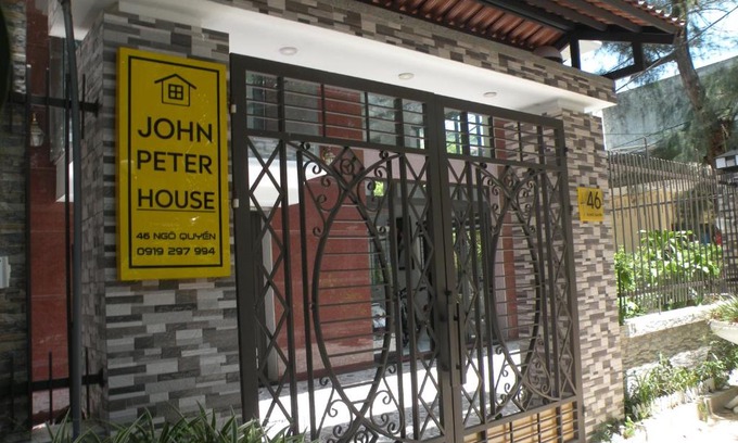 Sam Son House | Family-Friendly John Peter House with Restaurant & High Rating
