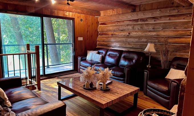 Innisfil Cabin | Experience John Wayne Cedar Oasis with Family-Friendly Amenities
