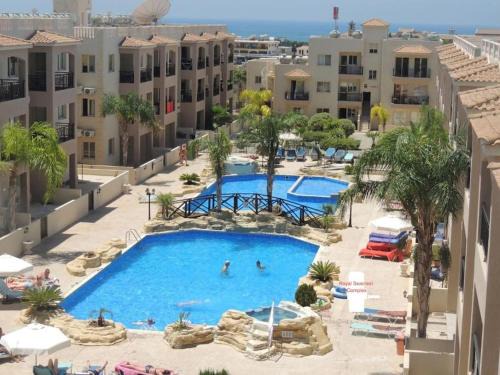 Old Town Apartment | Discover Johnny's Place in Paphos with Oceanfront Pool