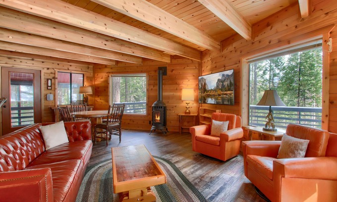 Fish Camp Cabin | Guest Rated 10/10: Johnson's Cedar Creek Cabin Retreat