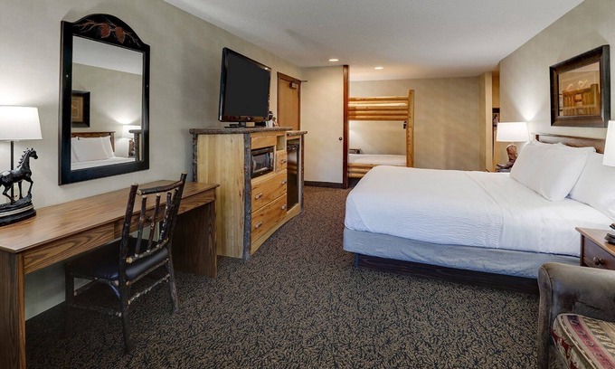 Johnston Hotel | Johnston Oasis: Unique Rooms, Local Spirits & Family-Friendly