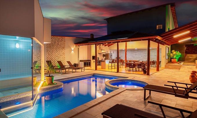 Centro Hotel | Discover Joia Rara Pousada: Family-Friendly Retreat with Pool
