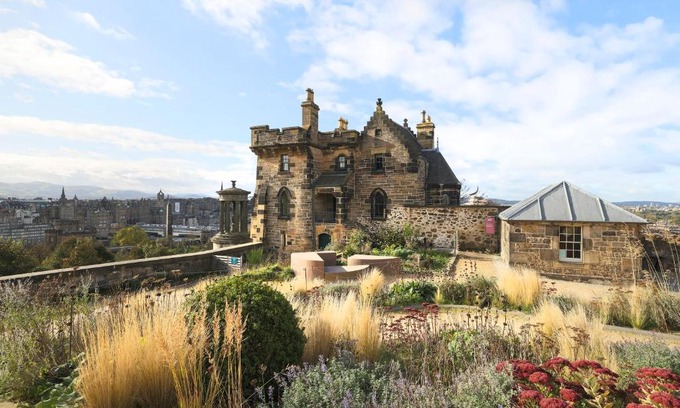 New Town House | Family-Friendly JOIVY Observatory House with 4-Star Comfort