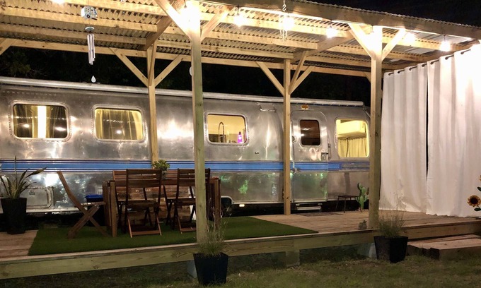 Spicewood House | Jolene's Airstream: enjoy lake views while sitting on the front porch