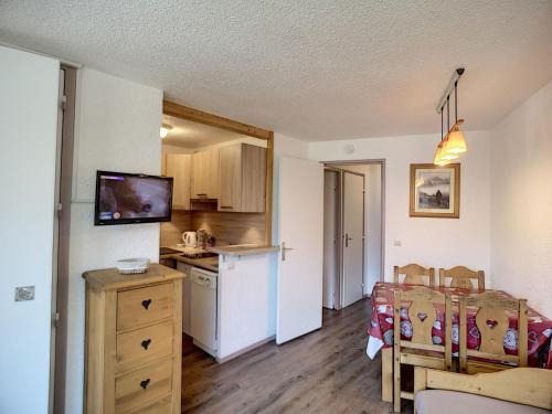 Reberty Apartment | Bright Ski-In 2-Bedroom Retreat for Families in Les Menuires