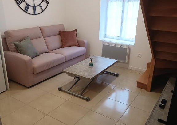 Etampes Apartment | Cozy Duplex Le Clos St Jacques - Guest Rated 9.1/10