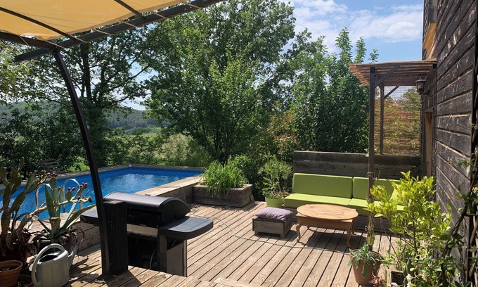Saint-Cesaire-de-Gauzignan House | Cozy Wooden House with Pool - Perfect for Families and Pets