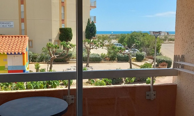 Le Barcares Apartment | Cozy Apartment Steps from the Beach with Pool Access