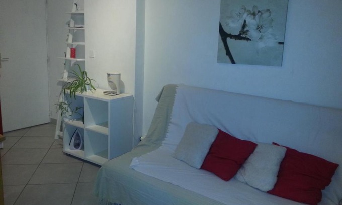 Sainte-Anne - Faubourg Noyon Apartment | Charming Joli Petit Studio: Pet-Friendly with Top Ratings