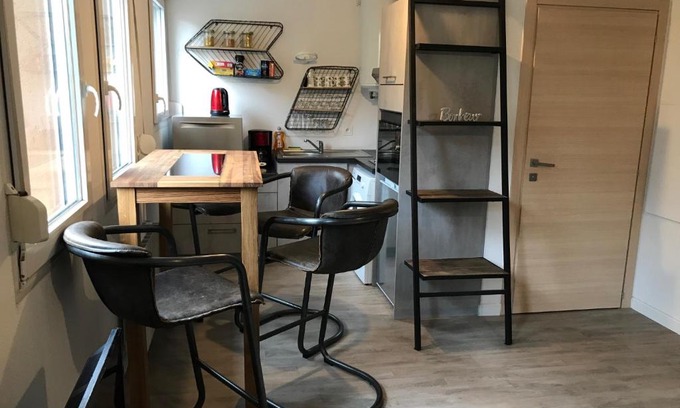 Annecy Apartment | Cozy Studio Just Steps from the Lake - Rated 9/10 by Guests