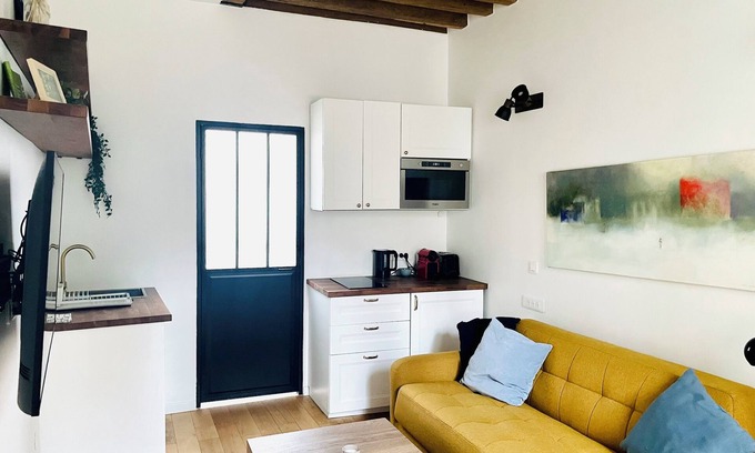 Marly-le-Roi Apartment | Cozy Joli Studio in Marly-le-Roi Historical Center