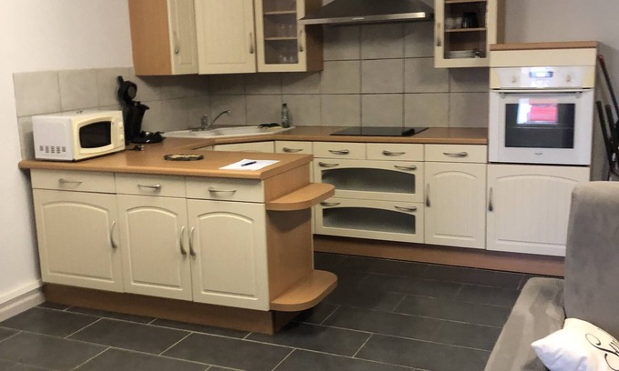 Margon Apartment | Serene Studio Retreat - Pet-Friendly with Family Amenities
