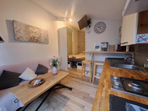 Ouistreham House | Tranquil Studio Retreat in a Private Garden Oasis