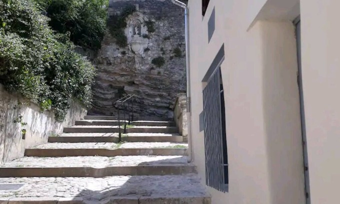 Arles City Centre Apartment | Cozy Studio in Historic Center with Spa and Breakfast