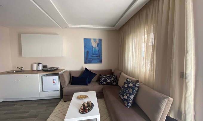 Chefchaouen House | Cozy Studio Retreat with Spa and Kitchen Amenities