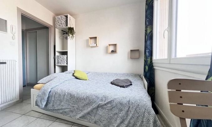 Royat Apartment | Inviting Joli Studio: Perfect Getaway by the Thermes