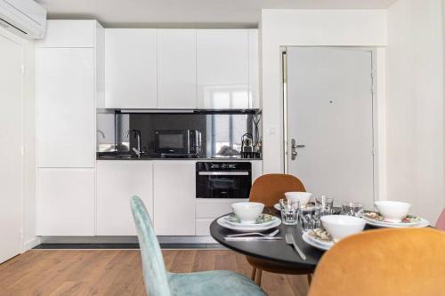 Champagne-au-Mont-d'Or Apartment | Pet-Friendly Joli T2 in Champagne au Mont d'Or