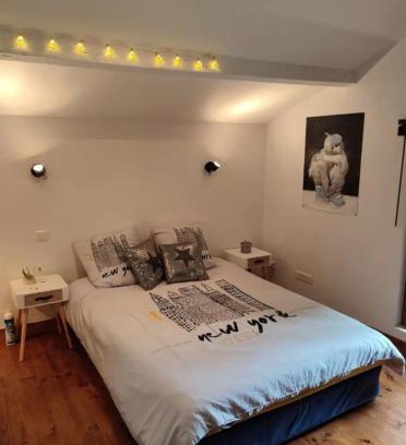 Iteuil Bed & Breakfast | Welcoming Jolie Chambre d'Hôtes - Pet Friendly Escape