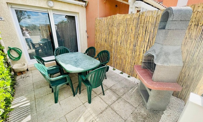 Frontignan House | Beachside Retreat with Ocean View & Spa near Frontignan