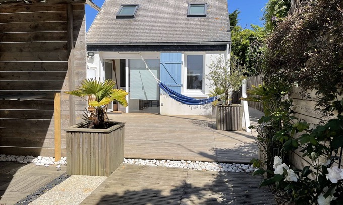 Penmarch House | Inviting Jolie Maison Just 600m from Porscarn Beach