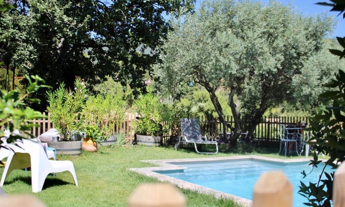 Cucuron Villa | Enchanting Jolie Maison with Pool by the Luberon