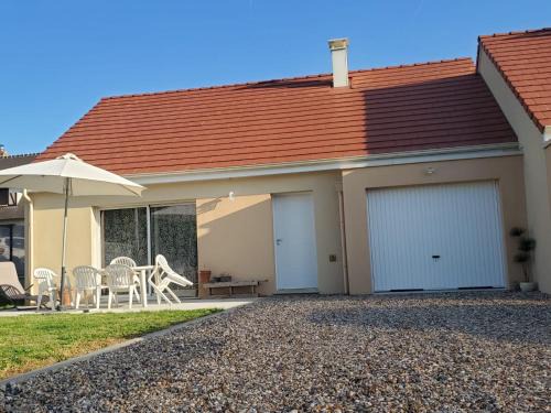 Acquigny House | Jolie maison , jardin privé , classée 3 étoiles