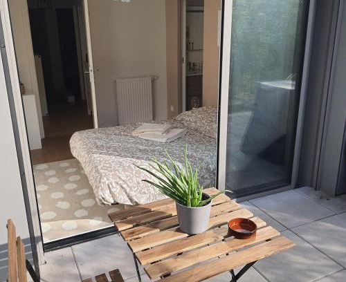 Capucins - Victoire House | Charming Suite with Garden, Steps from City Center