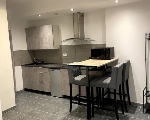 Saint-Donat-sur-l'Herbasse Apartment | Idyllic Jolie T2 Nestled in the Heart of Hills