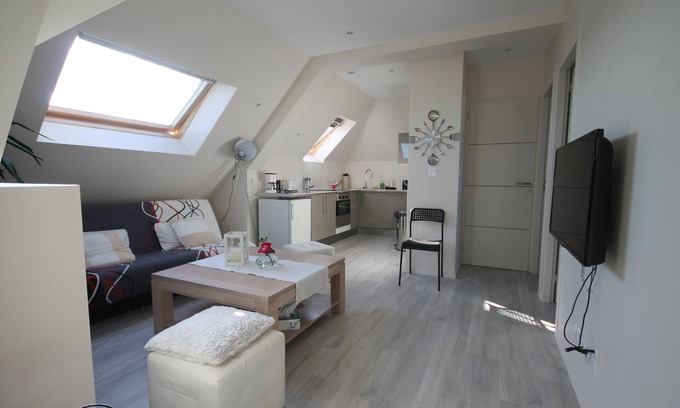 Lorient Apartment | Tranquil Jolie T3 with Spa and Hot Tub Amenities