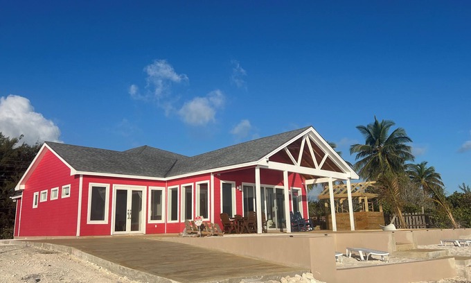 George Town House | Jolly Rancher - Exuma