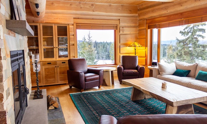 Smithers Villa | Relax at JollyMore | Deer Ridge: Pool, Spa & Family Fun