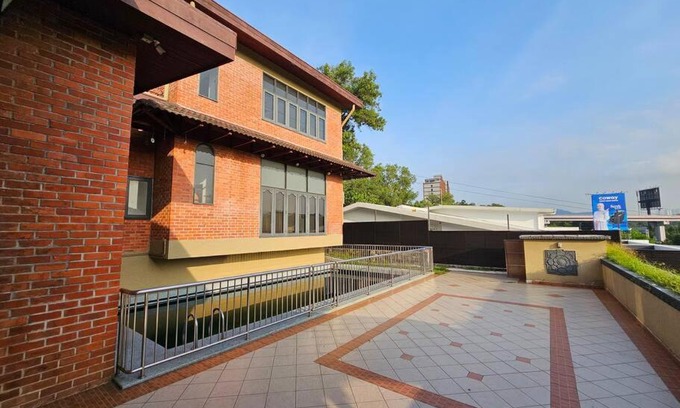 Kuala Lumpur Villa | Relax at Jom La@ Brickery Villa with Pool in Petaling Jaya