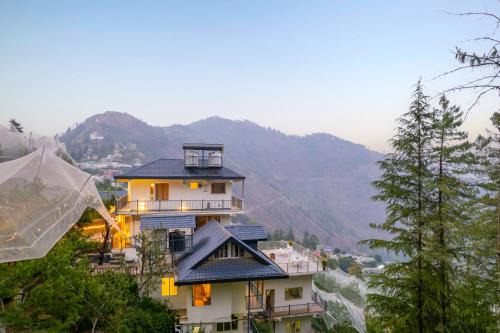 Theog Cabin | Enjoy Nature at Jomotel Dayaar - Apple Orchard Villa
