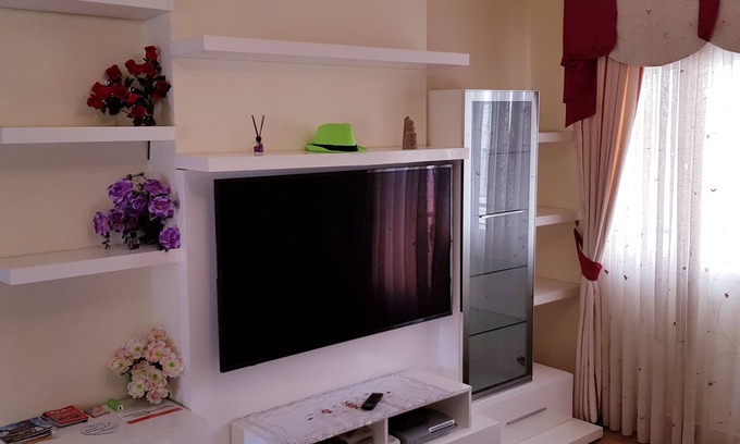 Barakaldo Apartment | Convenient Jon House: Garage, WiFi & Steps from Metro