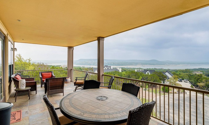 Jonestown Condo | Lakeview Jonestown Condo with 2 Balconies & Top Amenities