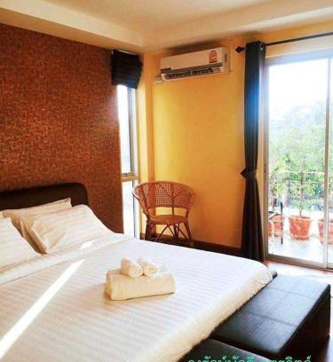 Uttaradit Bed & Breakfast | Discover Jongluxpakdee: Family-Friendly Hotel with Dining