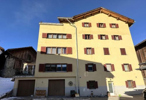 Grisons Apartment | Family-Friendly Retreat at Jonnys Paradisli - 9/10 Rated