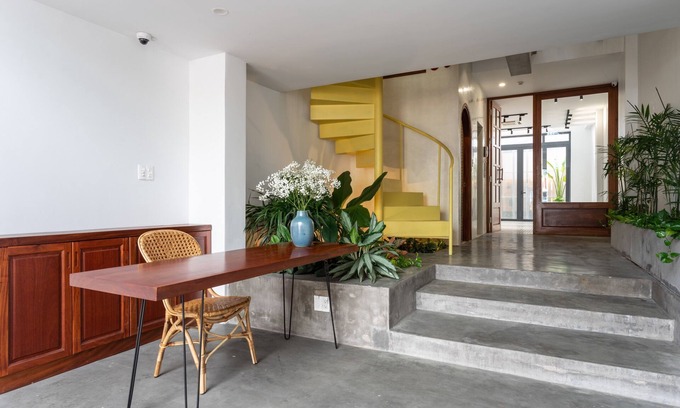 Binh Thanh Hotel | Inviting JooHouse Lux: Family-Friendly Stay with Breakfast