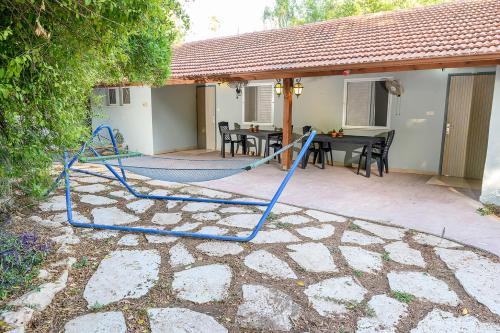 Kfar Ruppin Cabin | Pet-Friendly Jordan Valley Birding Lodge with Great Reviews