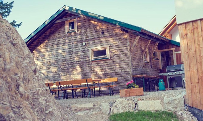 Goestling an der Ybbs House | Discover JoSchi Almhütte Hochkar: Pet-Friendly Retreat