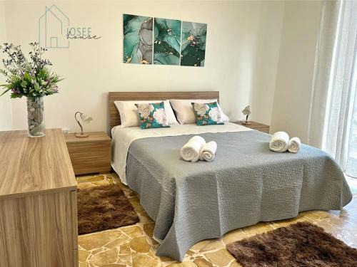 Graniti Apartment | Family-Friendly Josef House with Great Guest Reviews