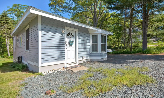 Gloucester House | Experience Joseph's Way: Pet-Friendly Cottage by the Beach