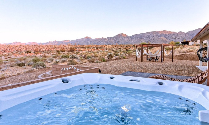 Joshua Tree House | Unforgettable Joshua Tree Desert Retreat with Spa & Pool